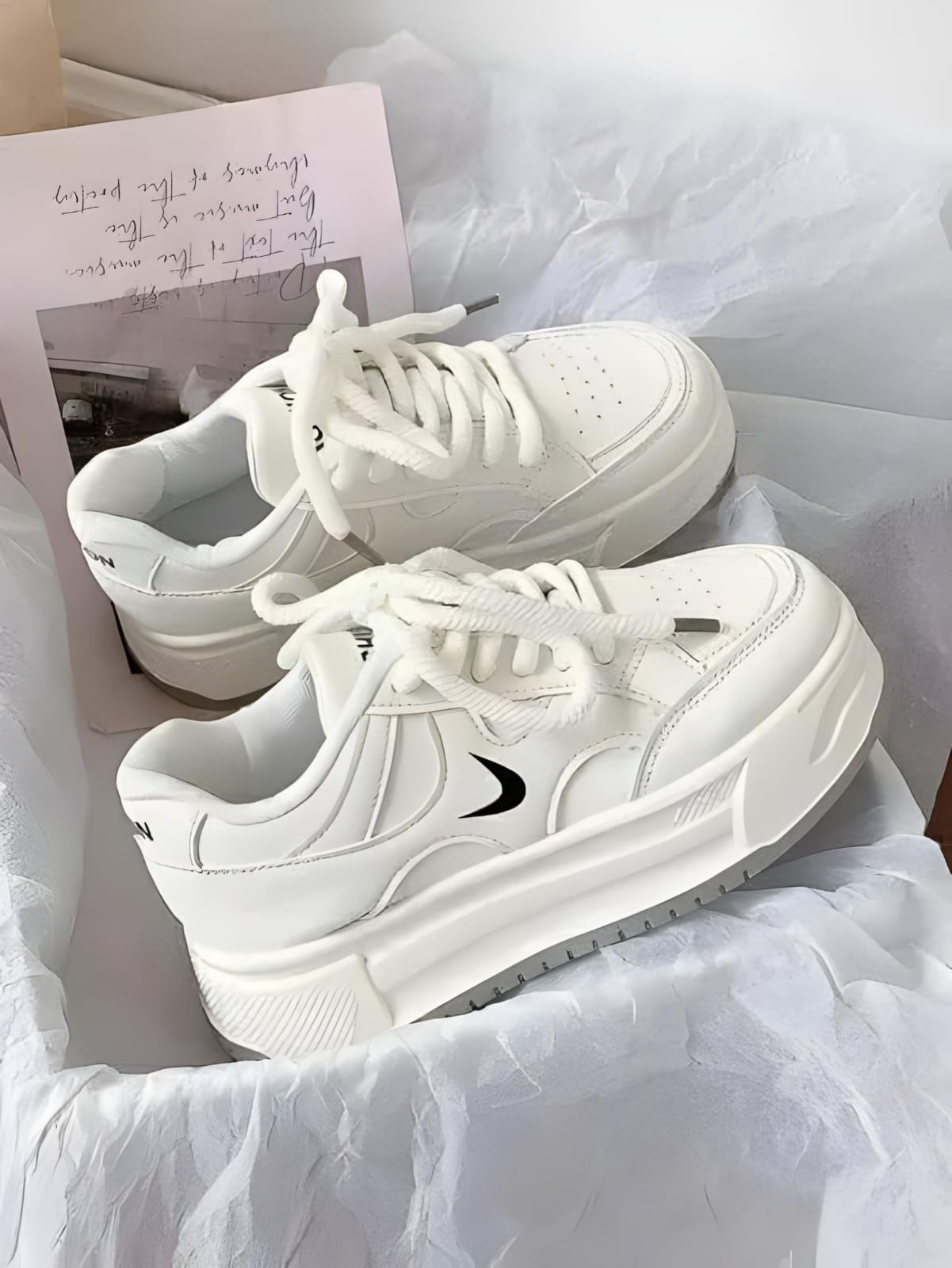 China Stylish Ladies Sneaker